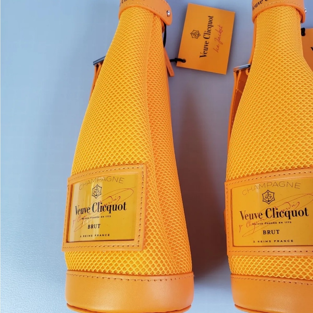 Veuve Clicquot insulated bottle new with tags